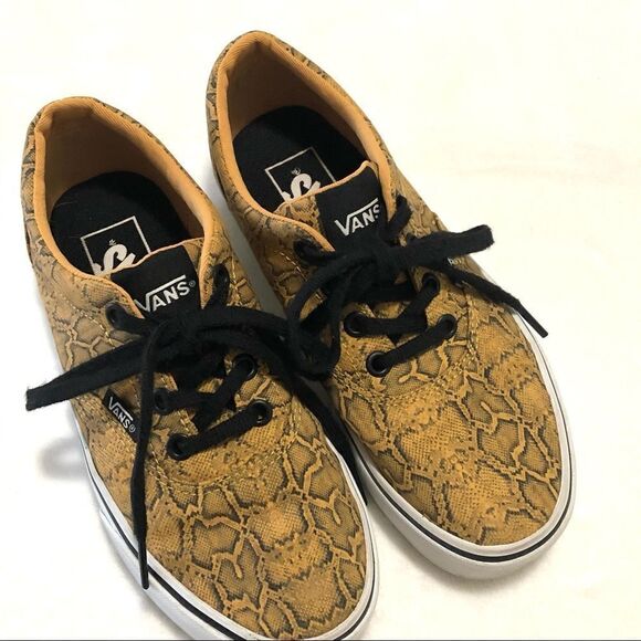 VANS SKATER SHOES SNAKE PRINT SNEAKERS - Picture 1 of 8